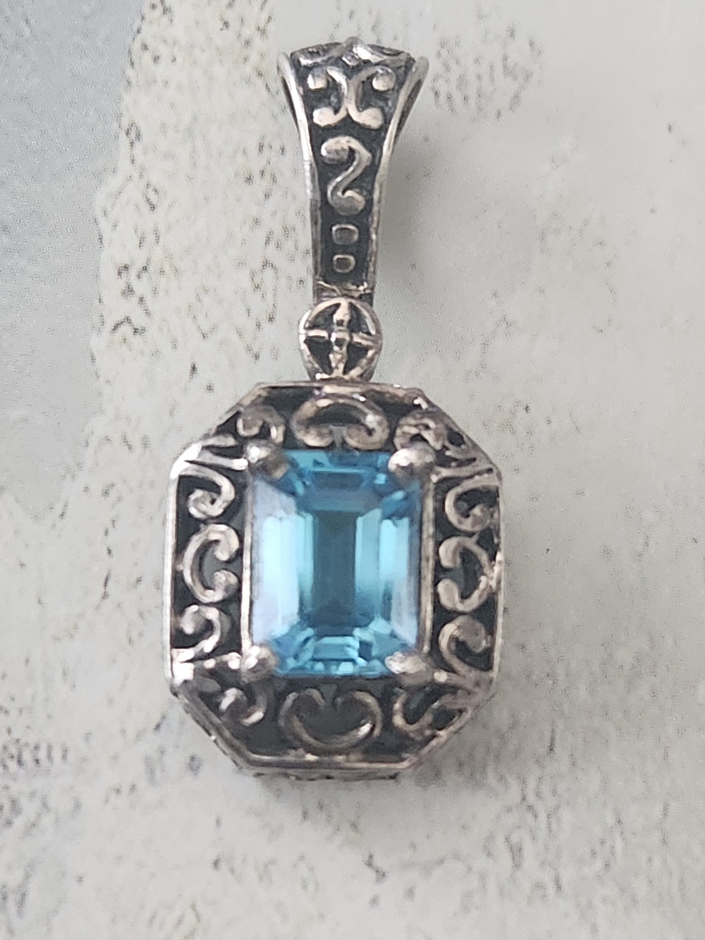 Sterling Silver Blue Crystal Pendant Necklace